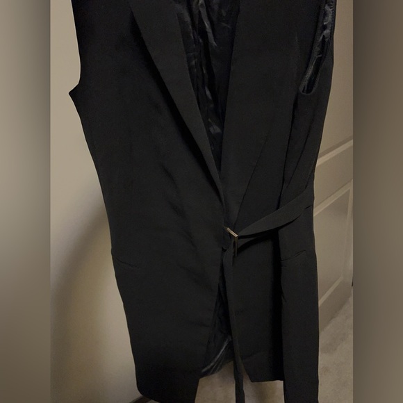 H&M Black sleeveless wrap over jacket dress in size M. - Picture 2 of 6